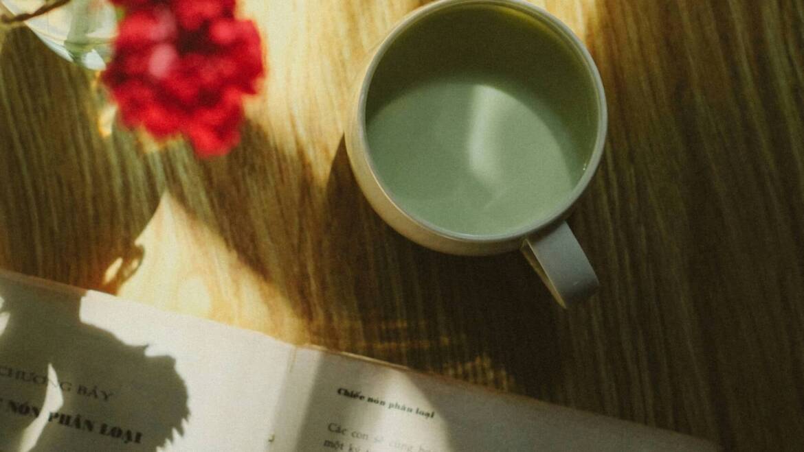 Soft living την άνοιξη: πώς να ζήσεις πιο αργά και ήρεμα στην καθημερινότητά σου